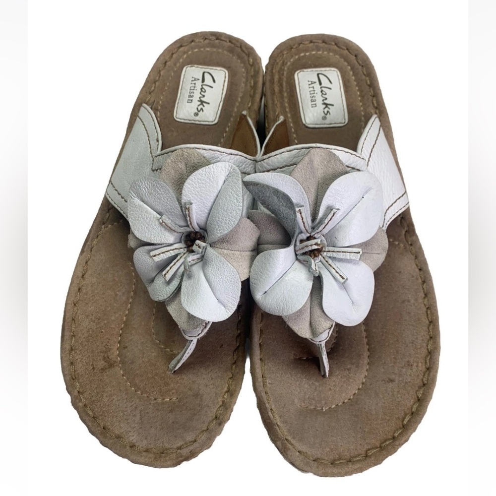 Clarks Artisan White Leather Floral Wedge Thong Sandals Women's Sz 10